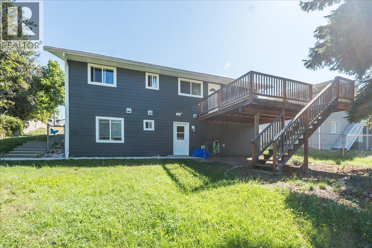 1916 Riverside Crescent, Castlegar, British Columbia  V1N 3W6 - Photo 2 - 10360683