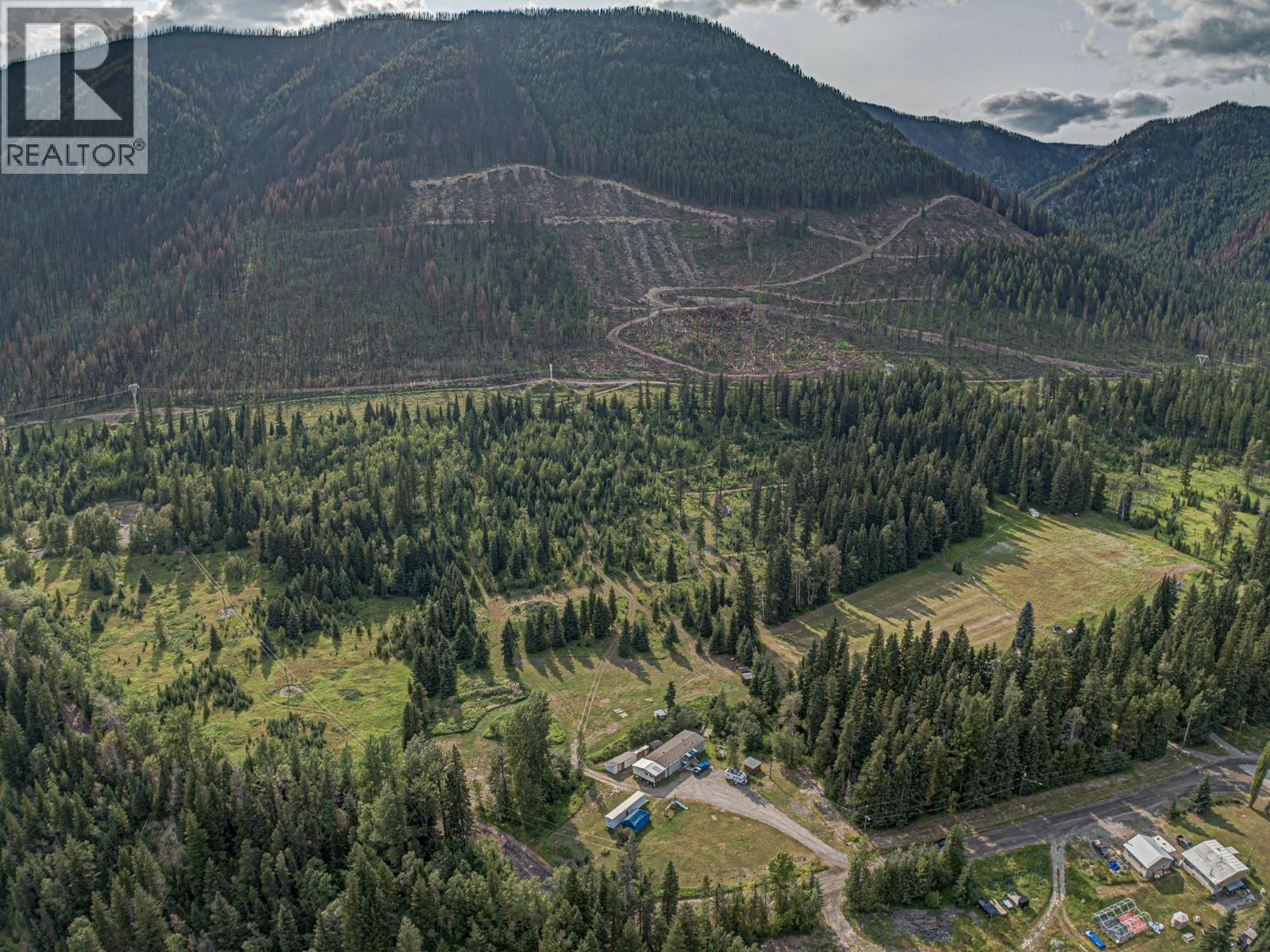 1191 Matevic Road, Sparwood, British Columbia  V0B 2G1 - Photo 2 - 10360665