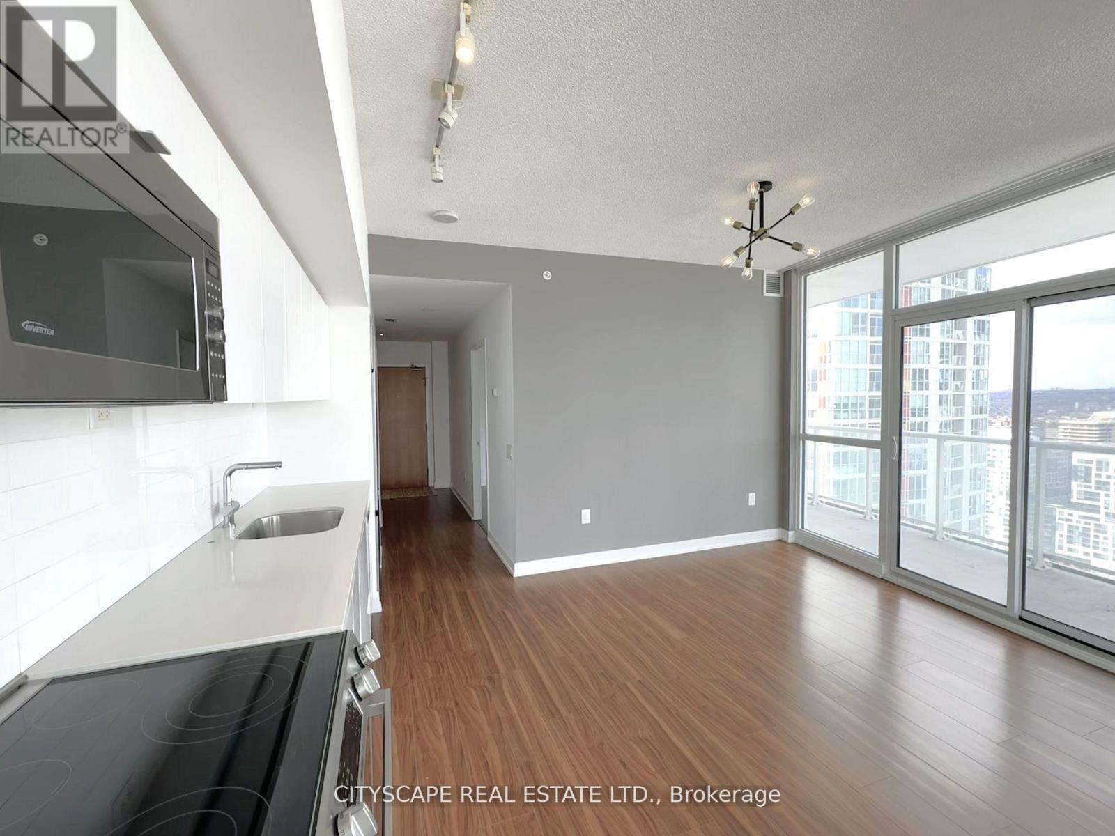 3901 - 75 Queens Wharf Road, Toronto, Ontario  M5V 0J8 - Photo 10 - C12366208
