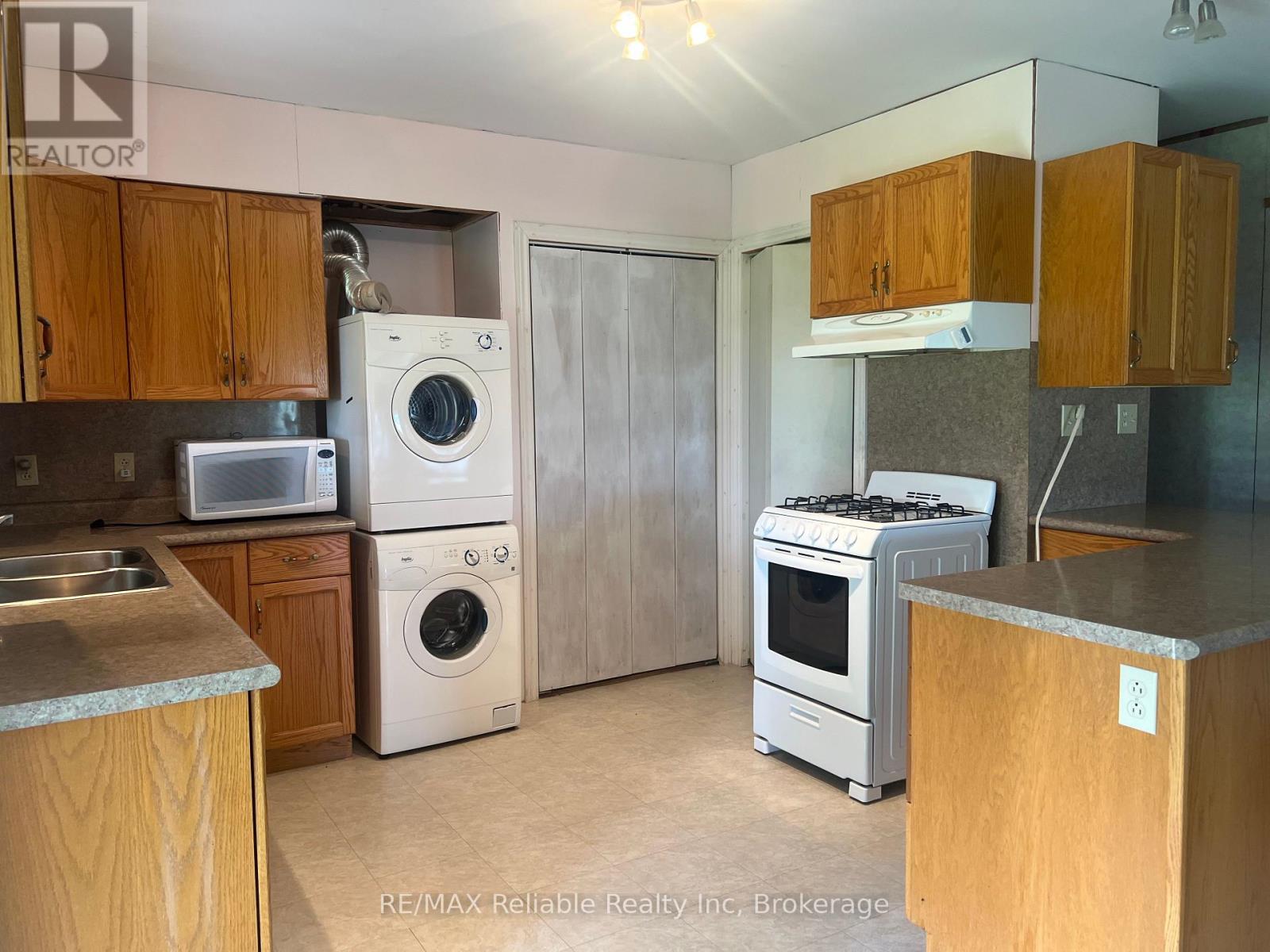 41597 Hullett Mckillop Road, Central Huron, Ontario  N0M 1H0 - Photo 5 - X12366222