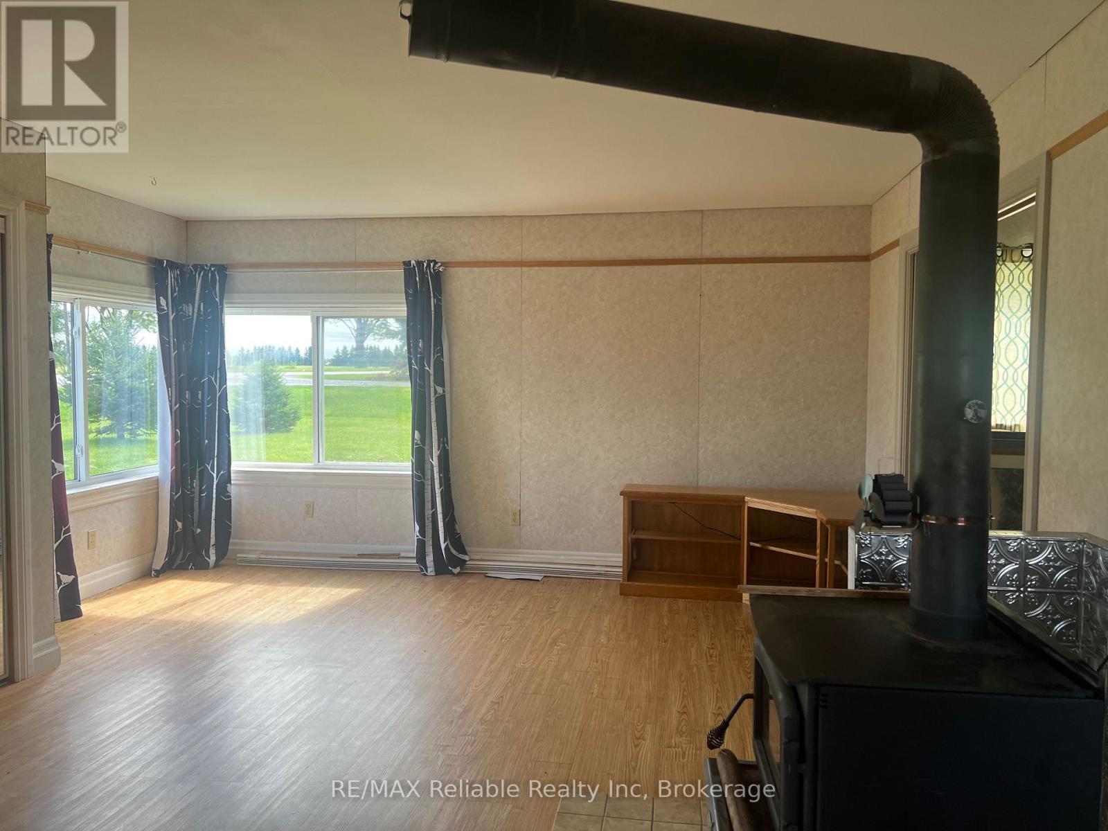 41597 Hullett Mckillop Road, Central Huron, Ontario  N0M 1H0 - Photo 7 - X12366222