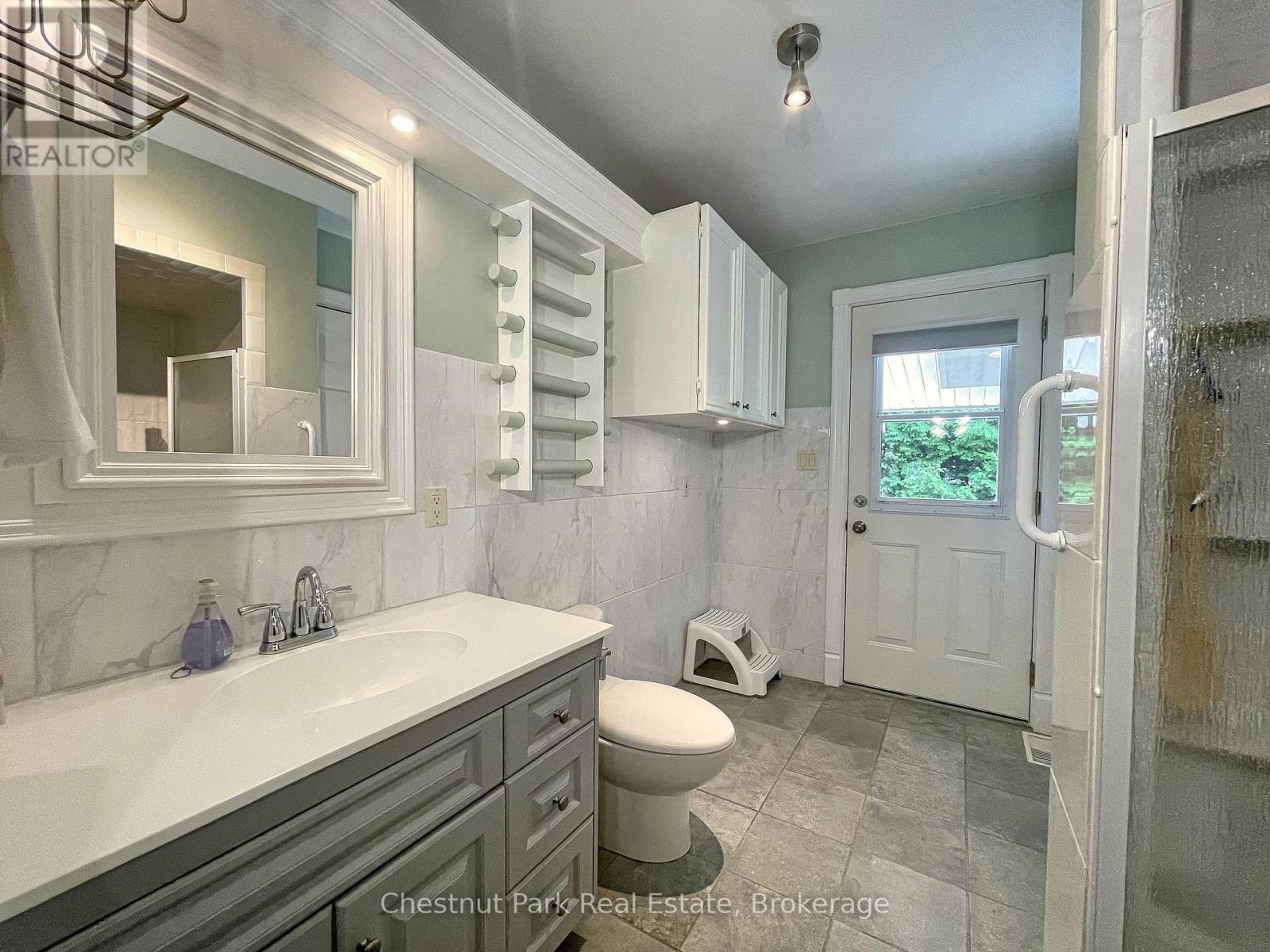 171 Beattie Street, Owen Sound, Ontario  N4K 6X3 - Photo 11 - X12366362