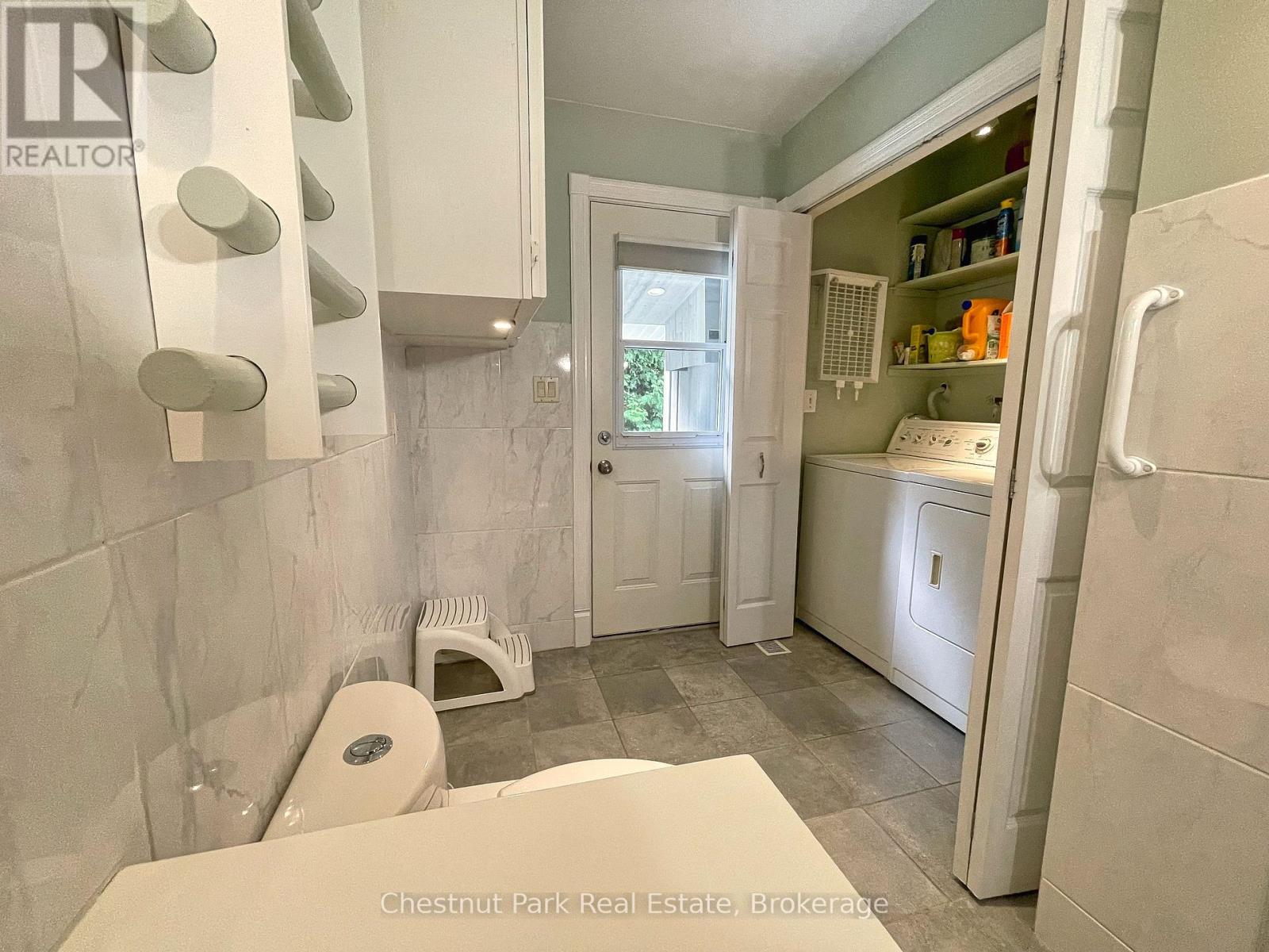 171 Beattie Street, Owen Sound, Ontario  N4K 6X3 - Photo 12 - X12366362