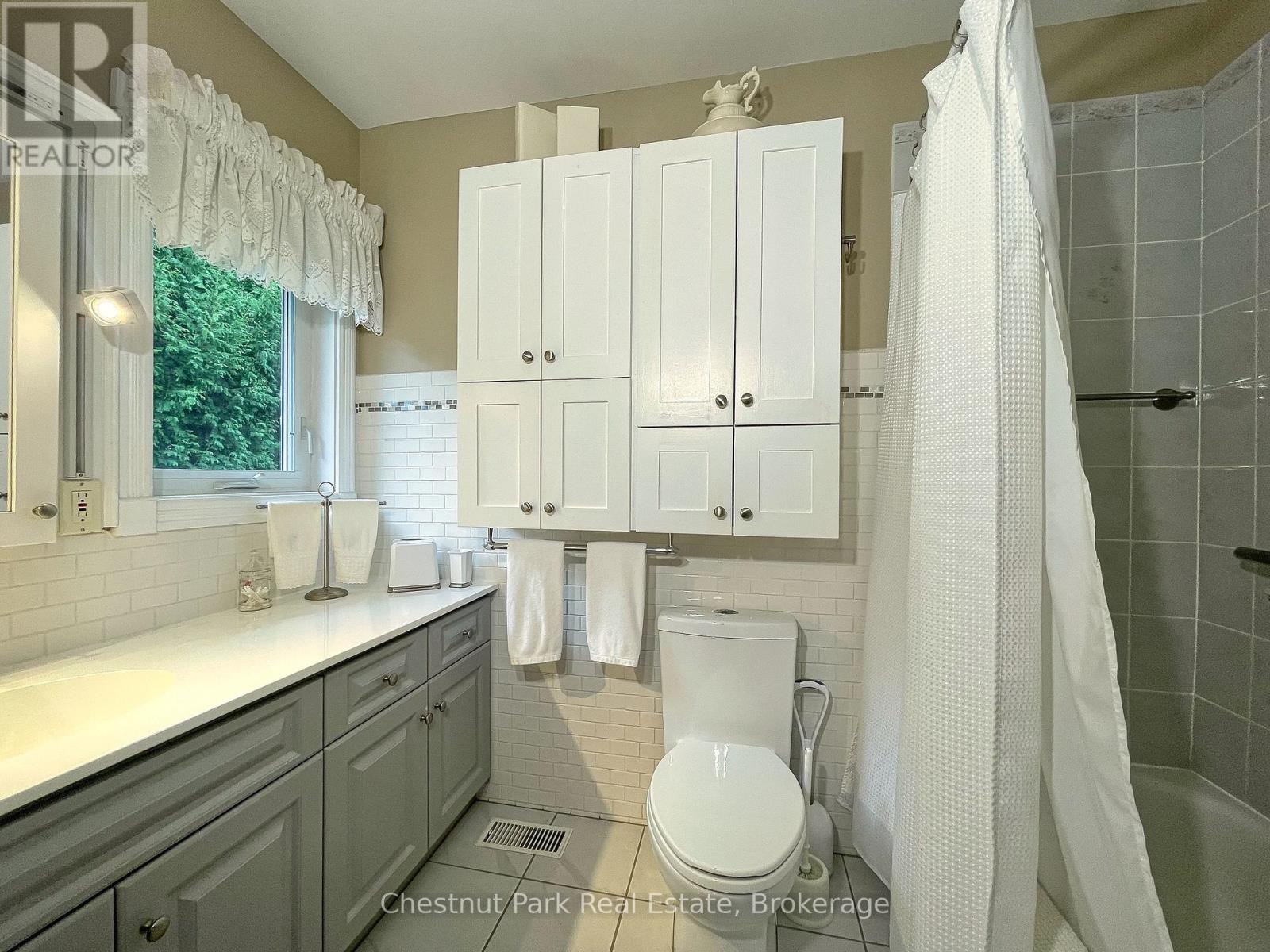 171 Beattie Street, Owen Sound, Ontario  N4K 6X3 - Photo 14 - X12366362