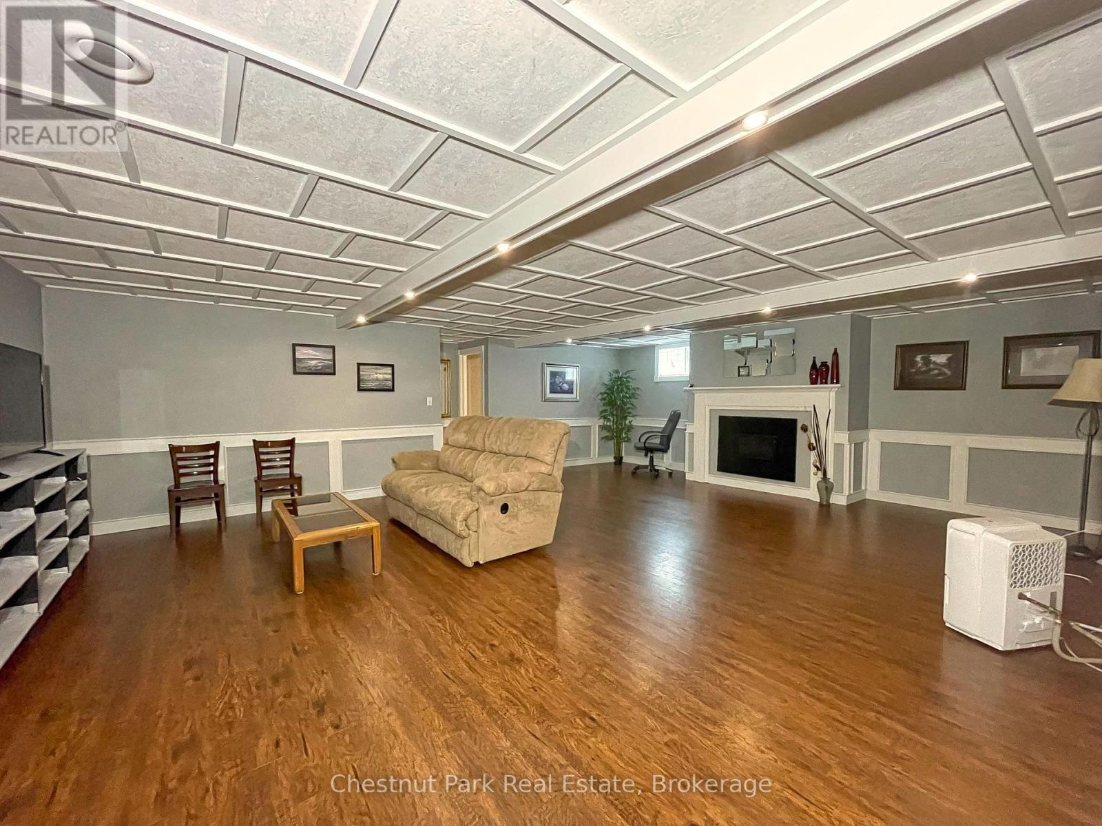171 Beattie Street, Owen Sound, Ontario  N4K 6X3 - Photo 18 - X12366362