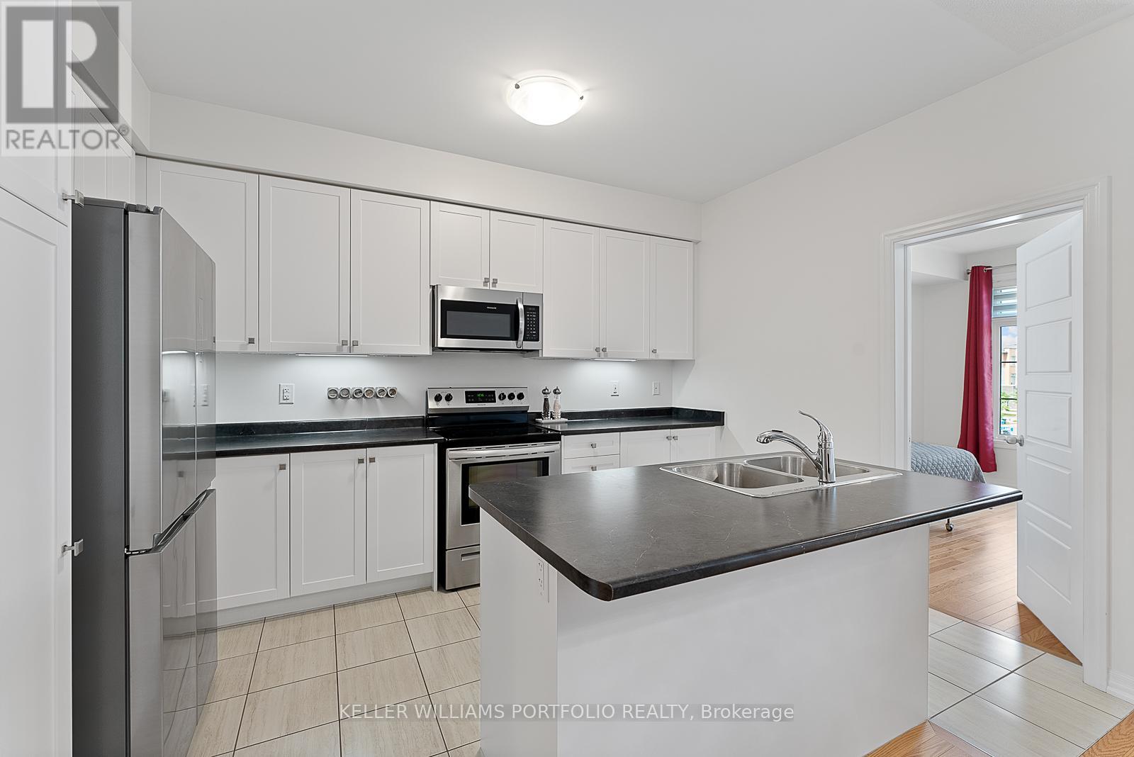 137 Bravo Lane, Newmarket, Ontario  L3X 0L2 - Photo 25 - N12366199