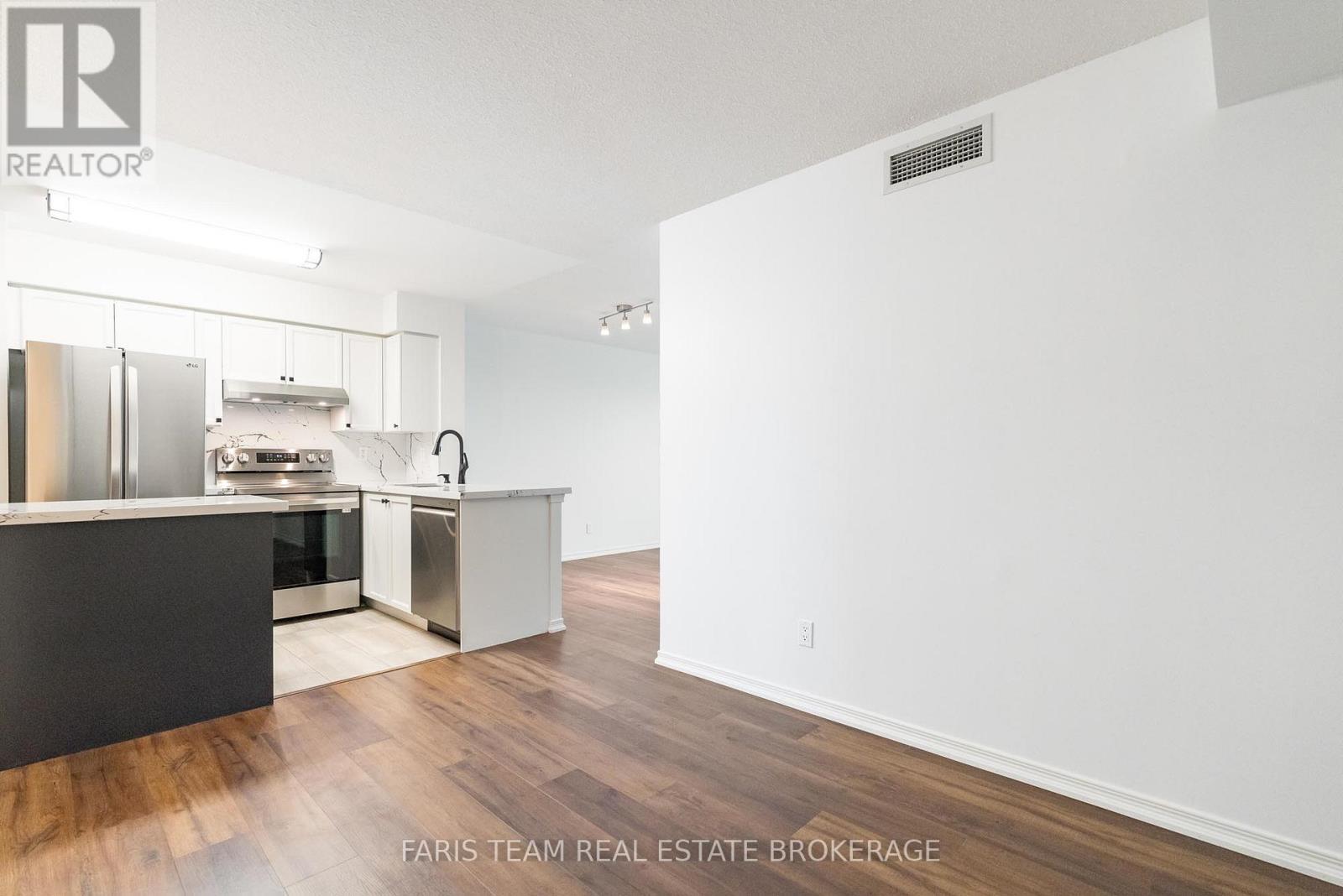 407 - 11 Oneida Crescent, Richmond Hill, Ontario  L4B 0A1 - Photo 17 - N12366215