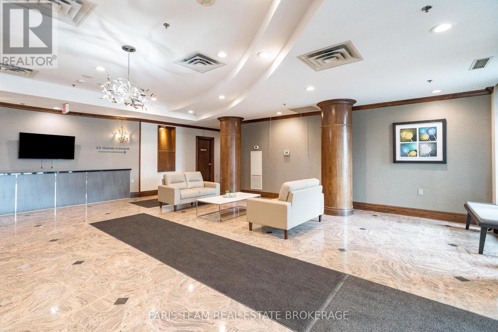 407 - 11 Oneida Crescent, Richmond Hill, Ontario  L4B 0A1 - Photo 4 - N12366215