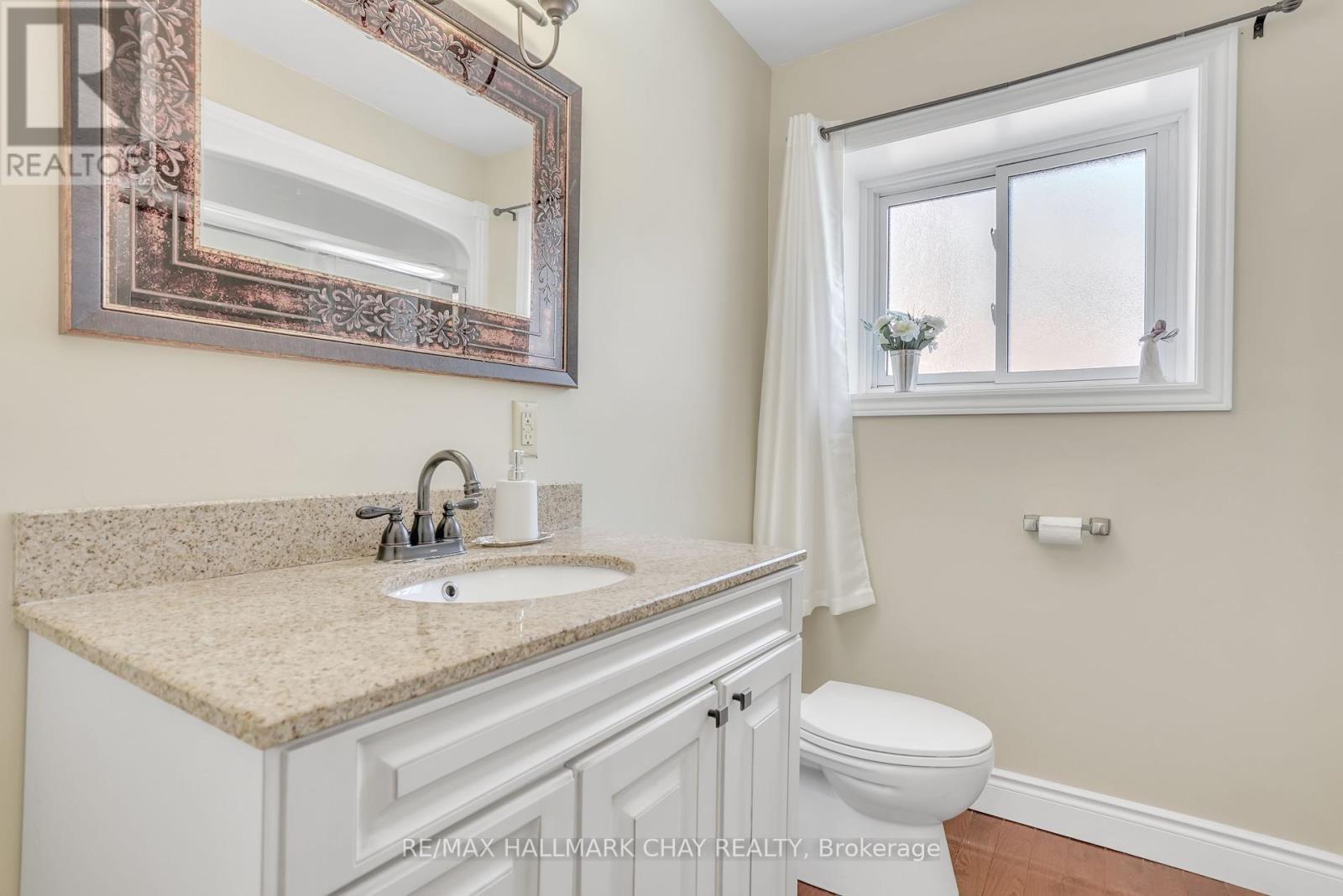 15 Viel Street, Penetanguishene, Ontario  L9M 1H8 - Photo 14 - S12366172