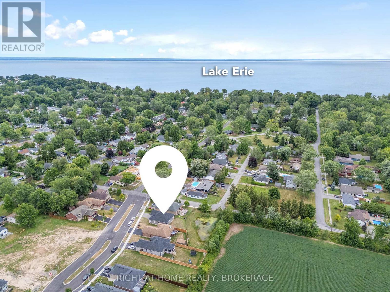 201 Hetram Court, Fort Erie, Ontario  L0S 1B0 - Photo 3 - X12366316