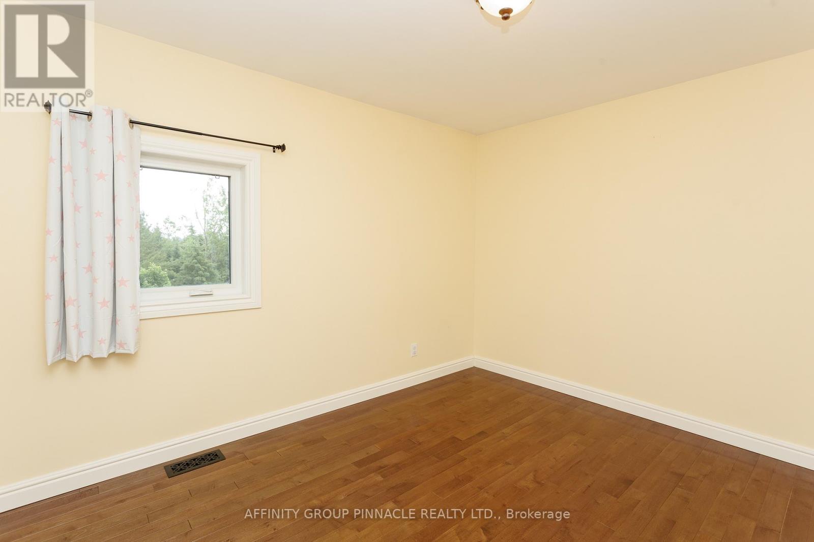 730 The Glen Road, Kawartha Lakes, Ontario  K0M 2T0 - Photo 26 - X12366261