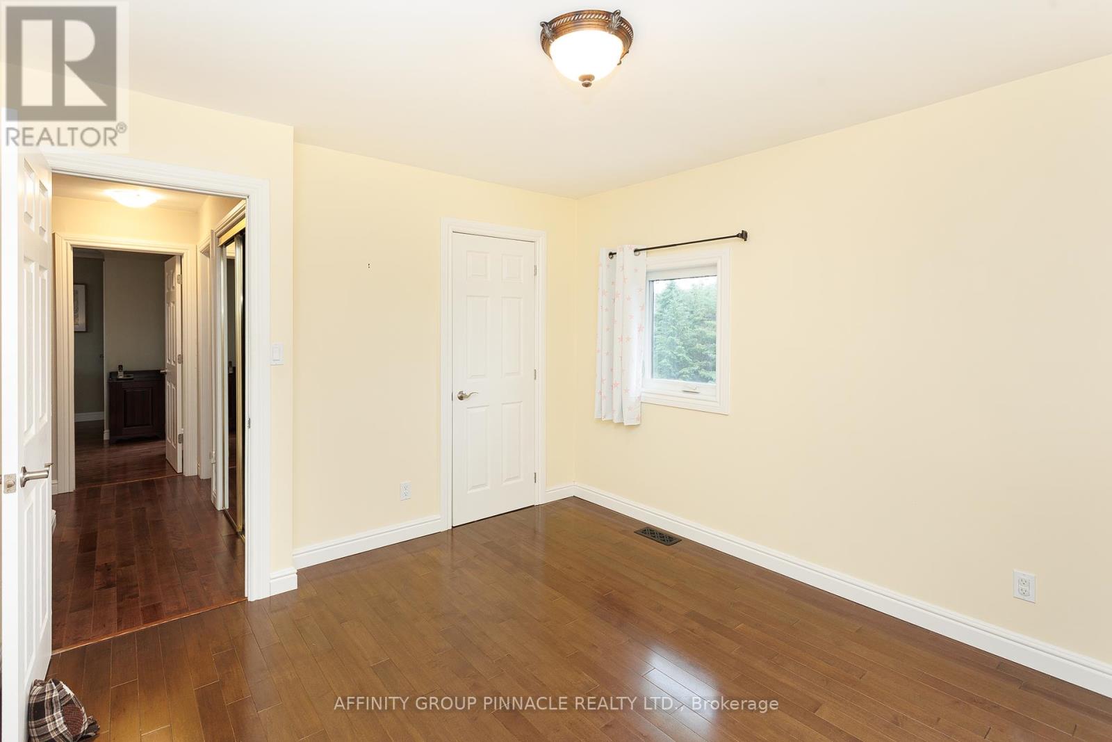 730 The Glen Road, Kawartha Lakes, Ontario  K0M 2T0 - Photo 27 - X12366261