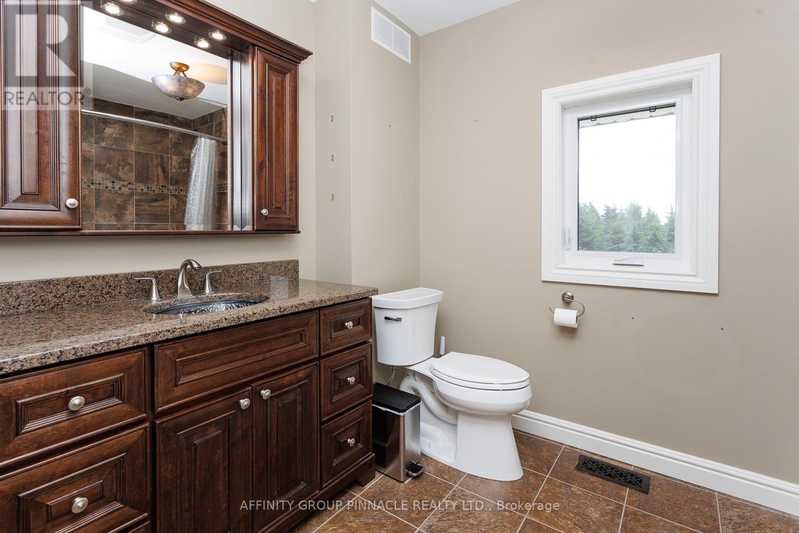 730 The Glen Road, Kawartha Lakes, Ontario  K0M 2T0 - Photo 30 - X12366261