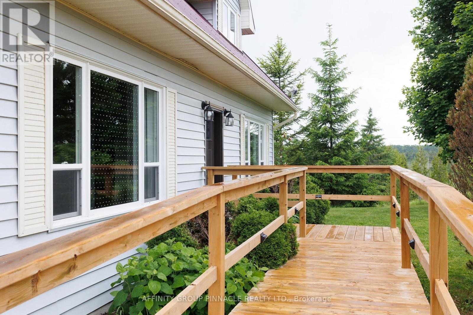 730 The Glen Road, Kawartha Lakes, Ontario  K0M 2T0 - Photo 6 - X12366261