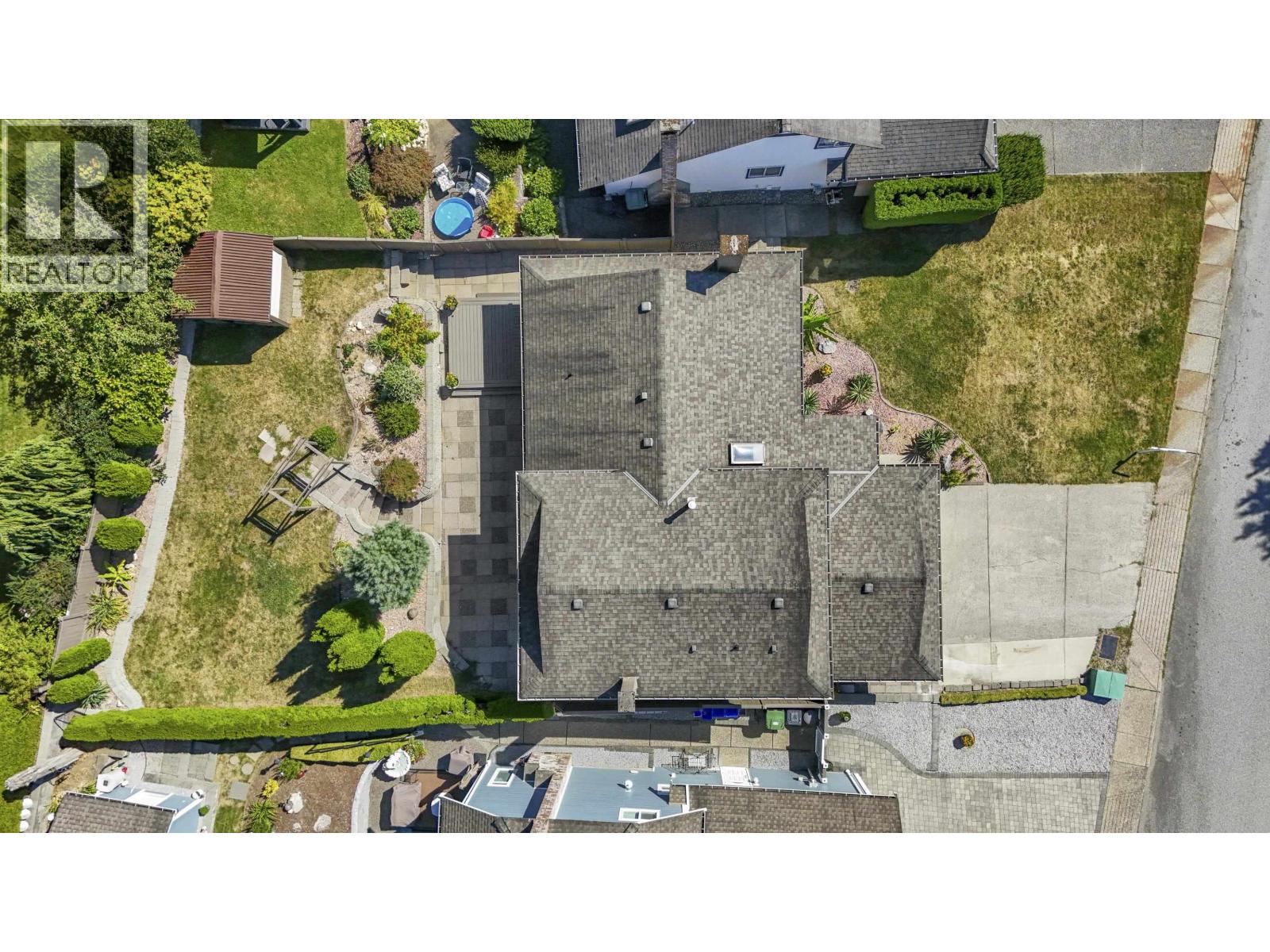 2541 Bluebell Avenue, Coquitlam, British Columbia  V3E 2H5 - Photo 39 - R3040513