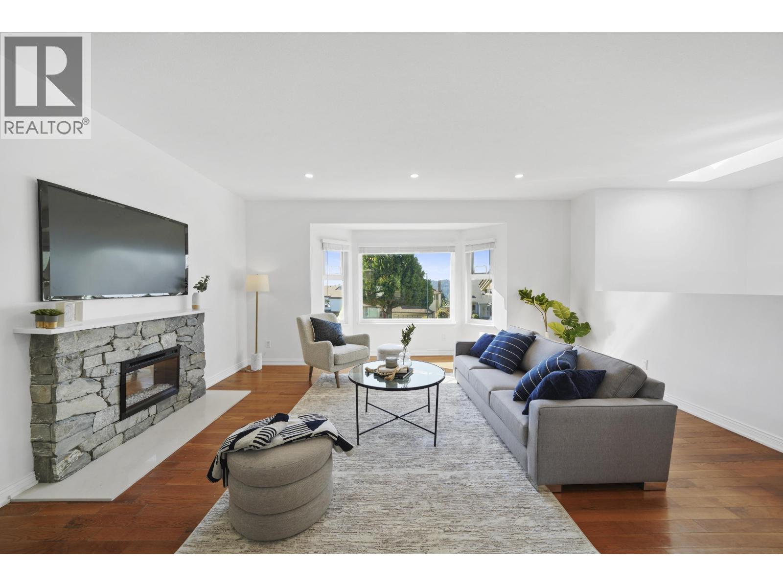 2541 Bluebell Avenue, Coquitlam, British Columbia  V3E 2H5 - Photo 5 - R3040513