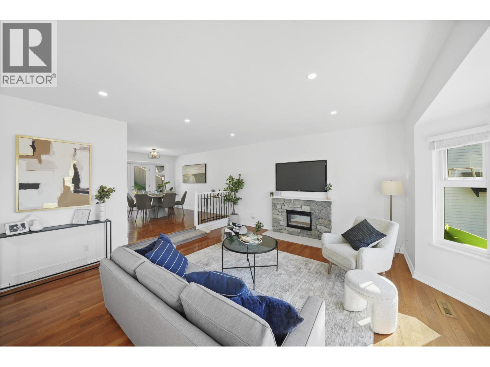 2541 Bluebell Avenue, Coquitlam, British Columbia  V3E 2H5 - Photo 3 - R3040513
