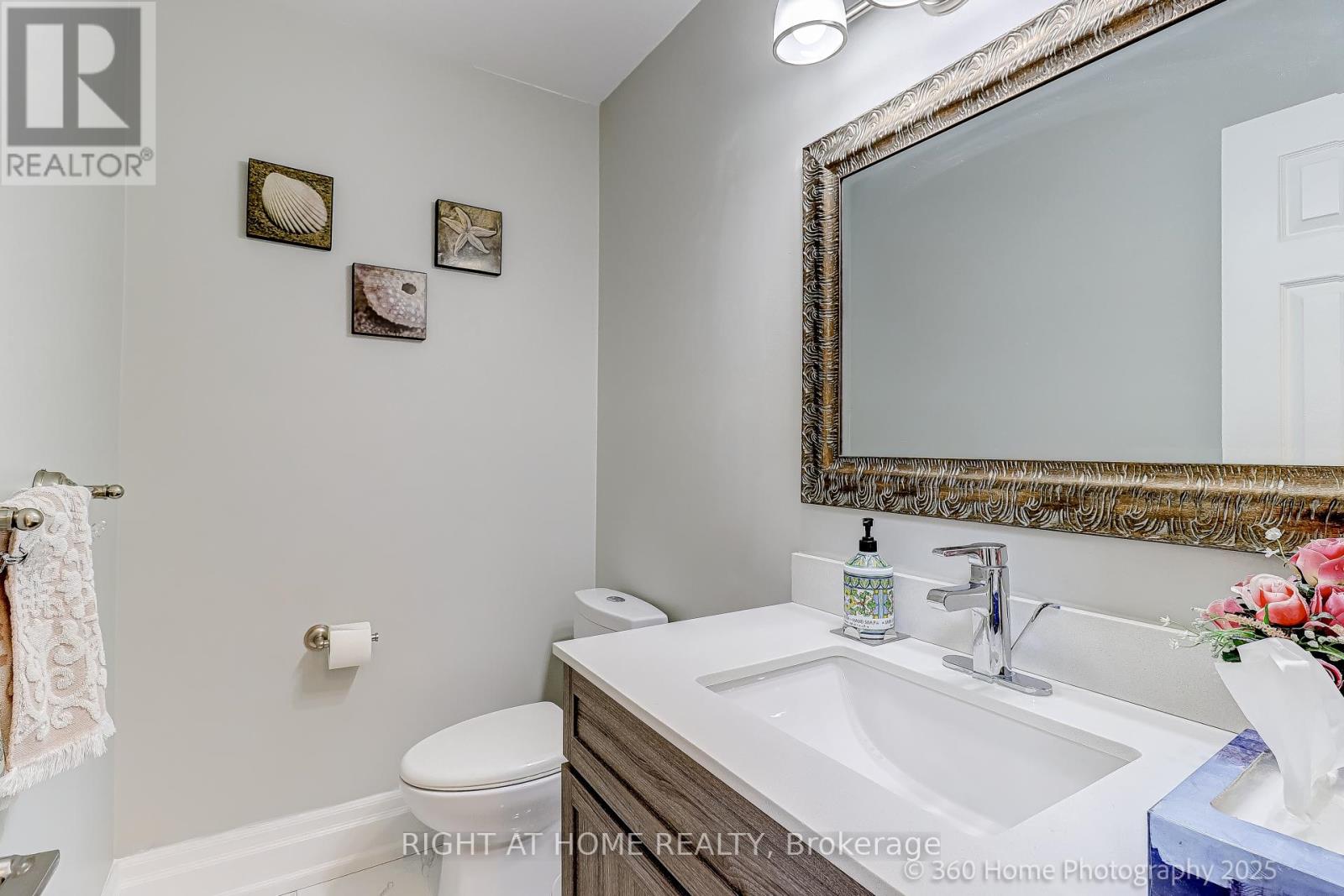 1016 Red Pine Crescent, Mississauga, Ontario  L5H 4E8 - Photo 12 - W12366206
