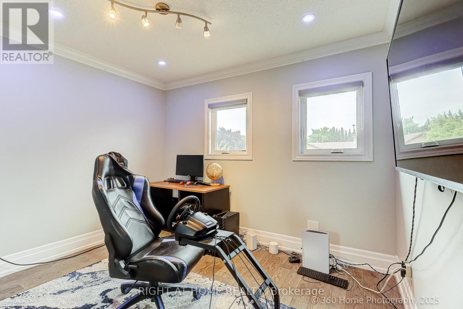 1016 Red Pine Crescent, Mississauga, Ontario  L5H 4E8 - Photo 20 - W12366206