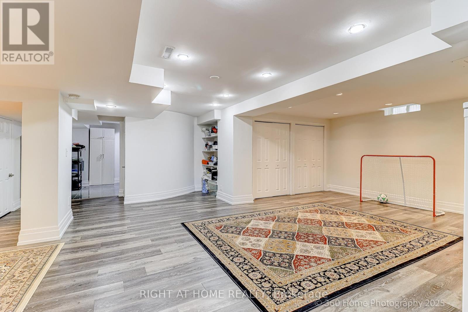 1016 Red Pine Crescent, Mississauga, Ontario  L5H 4E8 - Photo 23 - W12366206