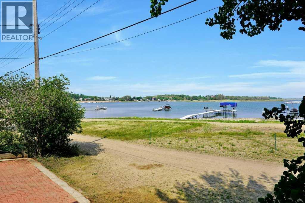 34 Beach Street E, Rochon Sands, Alberta  T0C 3B0 - Photo 2 - A2251768