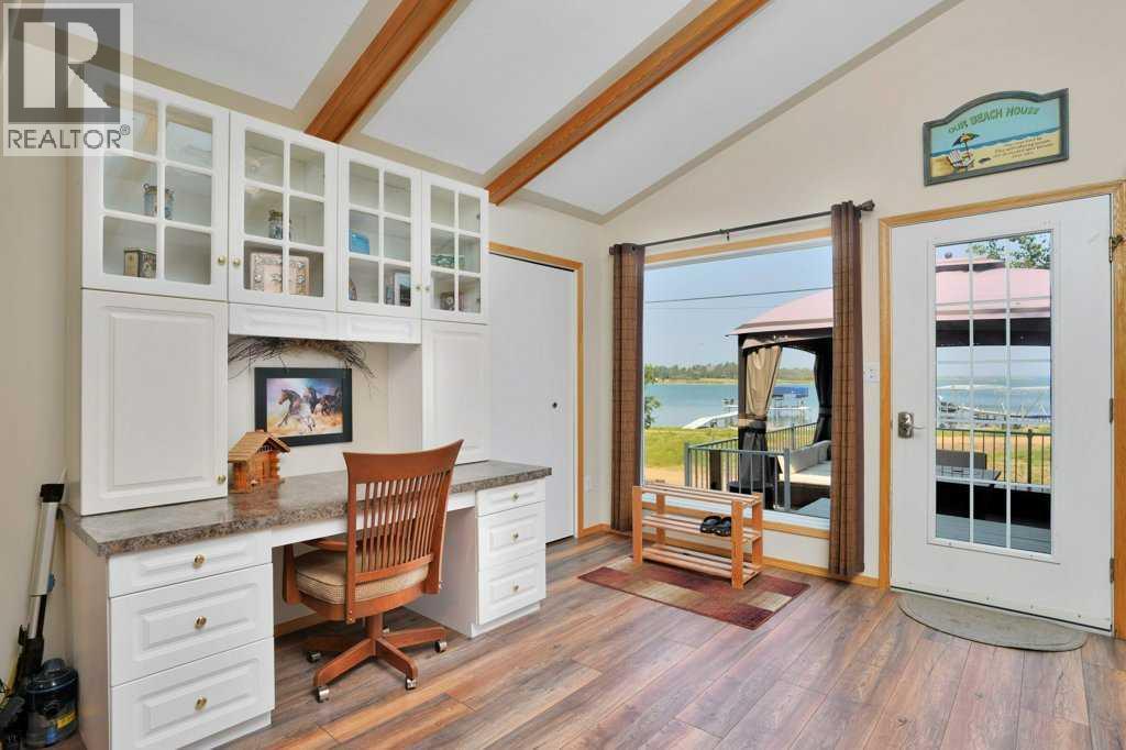 34 Beach Street E, Rochon Sands, Alberta  T0C 3B0 - Photo 4 - A2251768