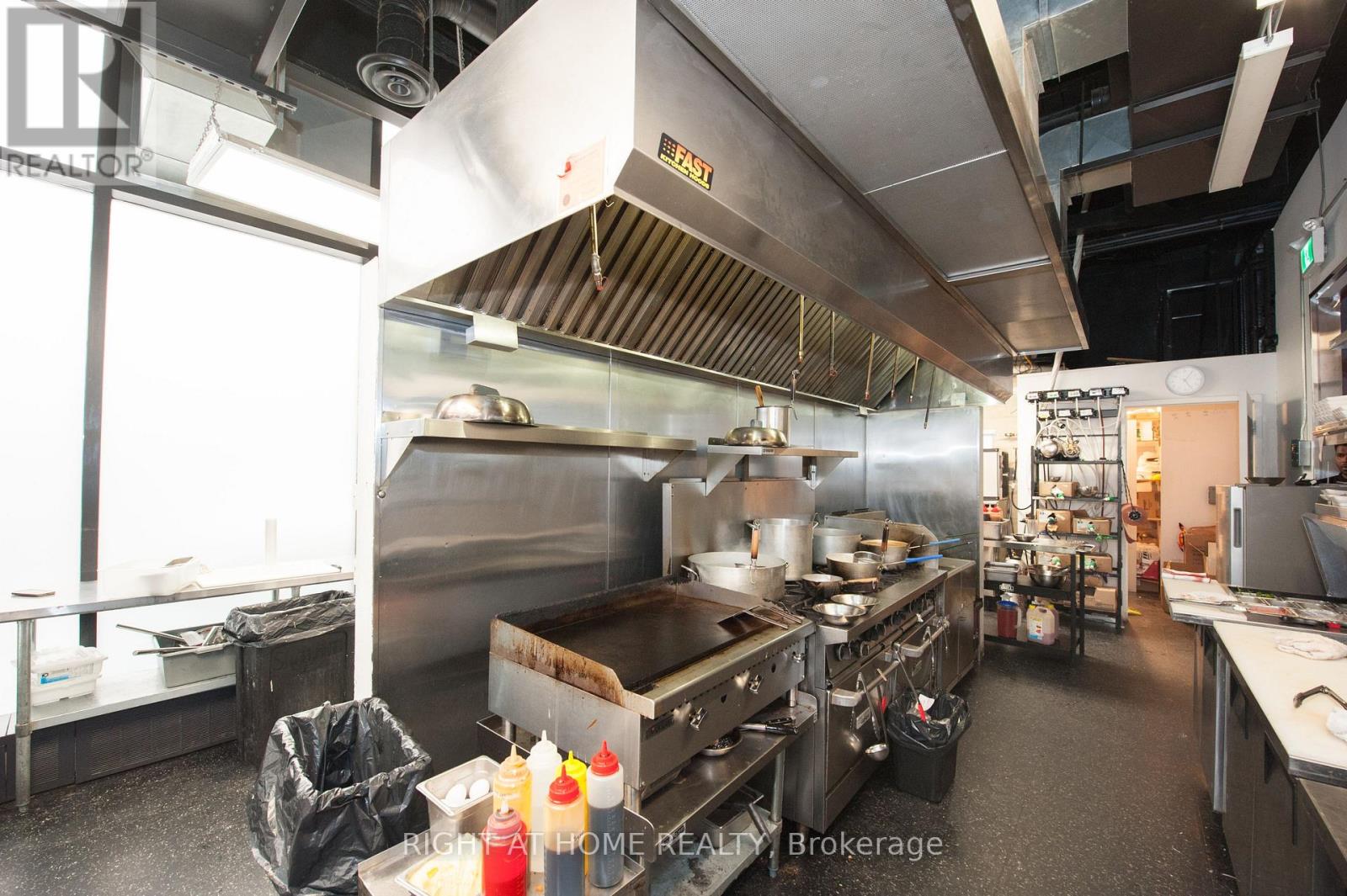 102 - 305 King Street W, Kitchener, Ontario  N2G 1B9 - Photo 22 - X12366153
