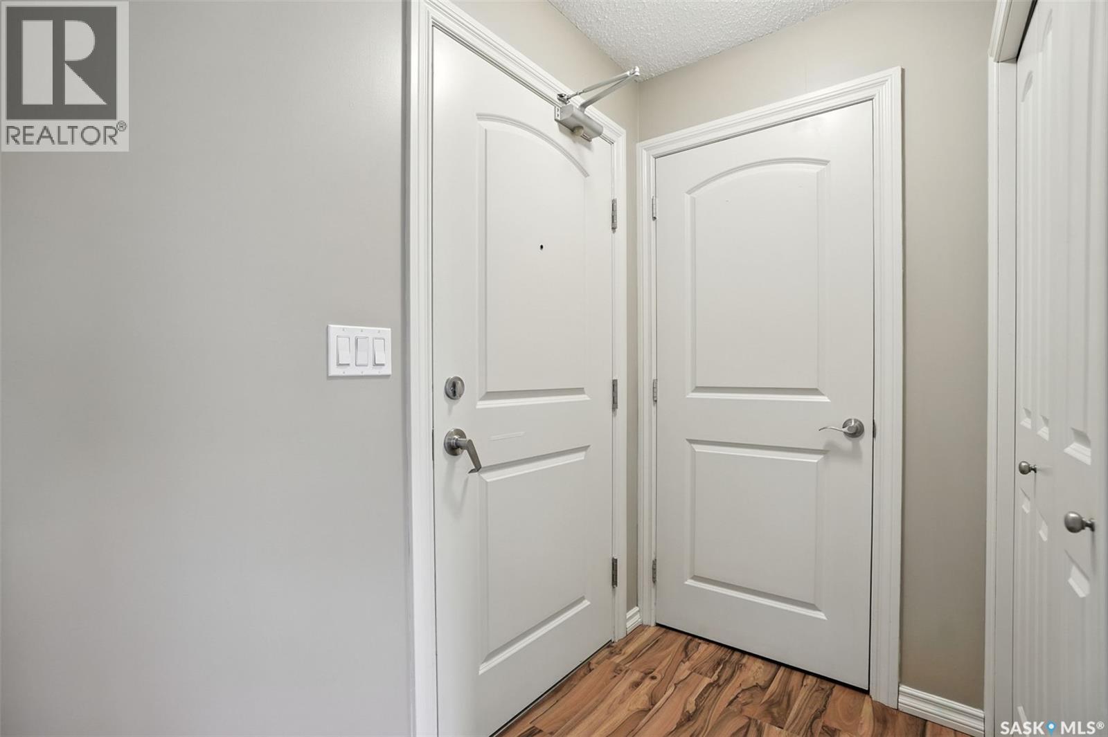 Property at 215B 103 Wellman CRESCENT image 2