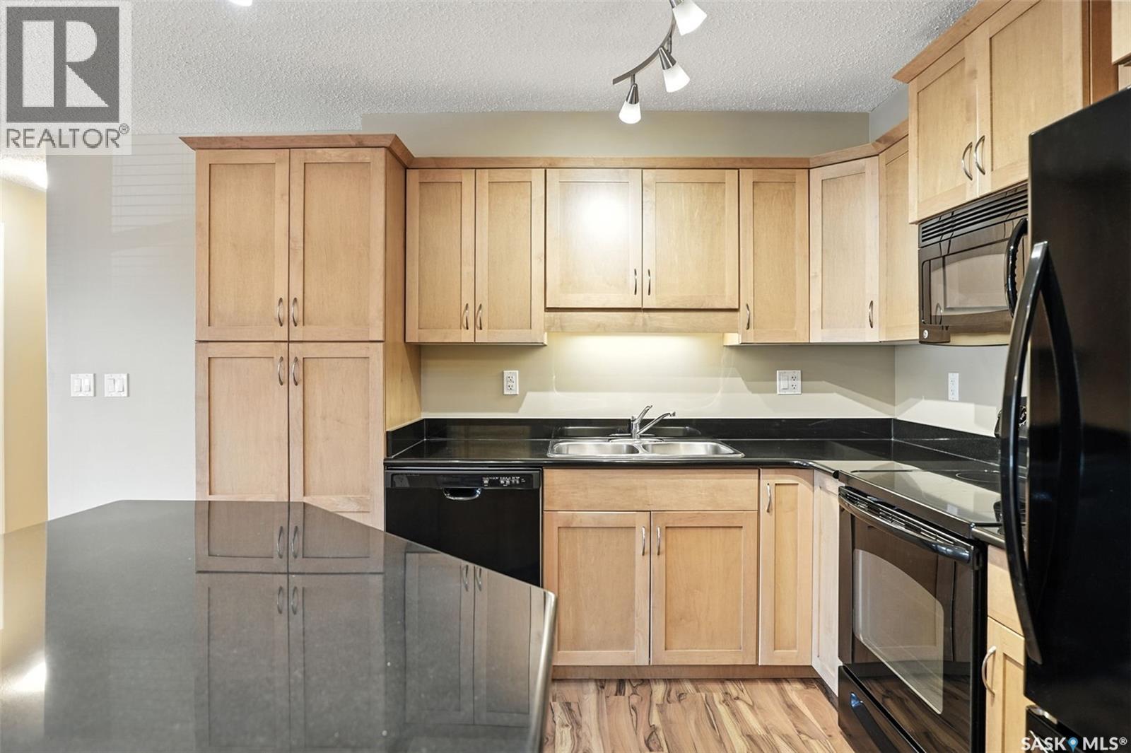Property at 215B 103 Wellman CRESCENT image 4