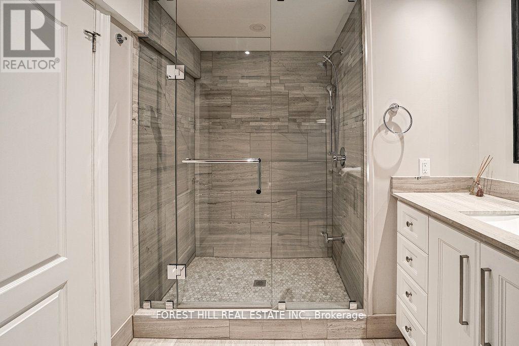 160 Banbury Road, Toronto (Banbury-Don Mills), Ontario  M3B 2L8 - Photo 36 - C12366246