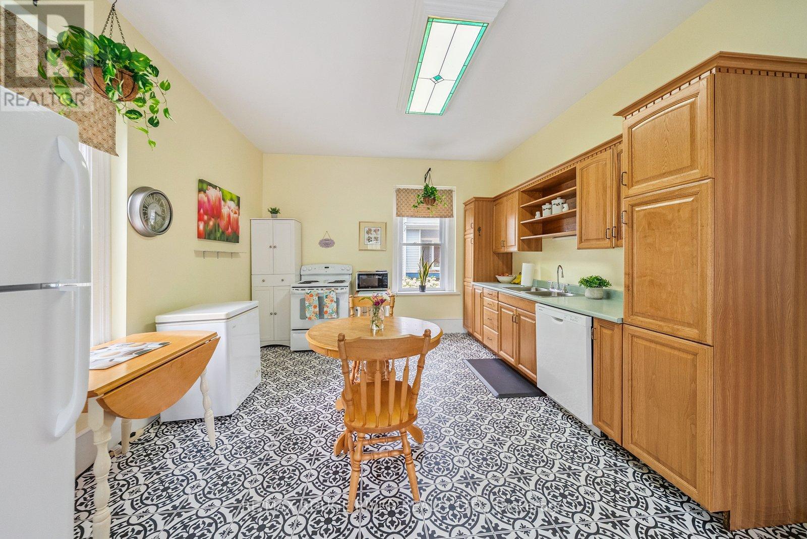 21 Centre Avenue, Trent Hills, Ontario  K0L 1L0 - Photo 11 - X12282157