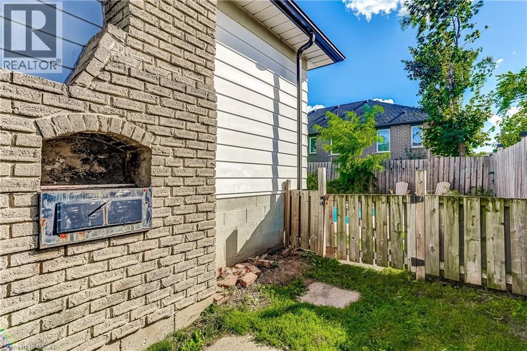 63 1/2 Eastbury Drive, Hamilton, Ontario  L8E 2V8 - Photo 33 - 40763385