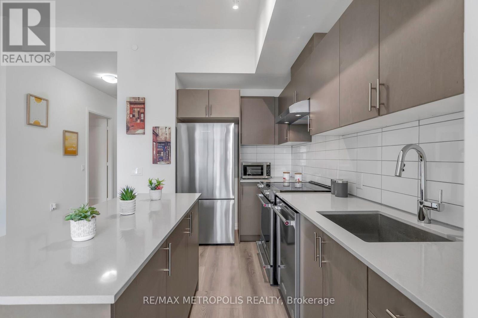 2516 - 9000 Jane Street, Vaughan, Ontario  L4K 0M6 - Photo 10 - N12366346