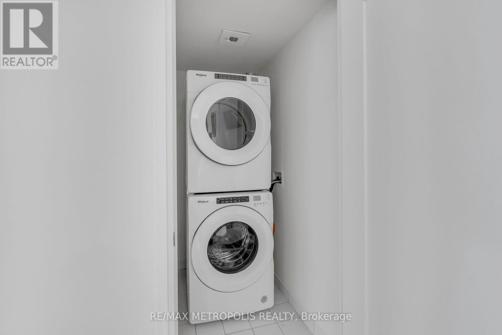 2516 - 9000 Jane Street, Vaughan, Ontario  L4K 0M6 - Photo 21 - N12366346