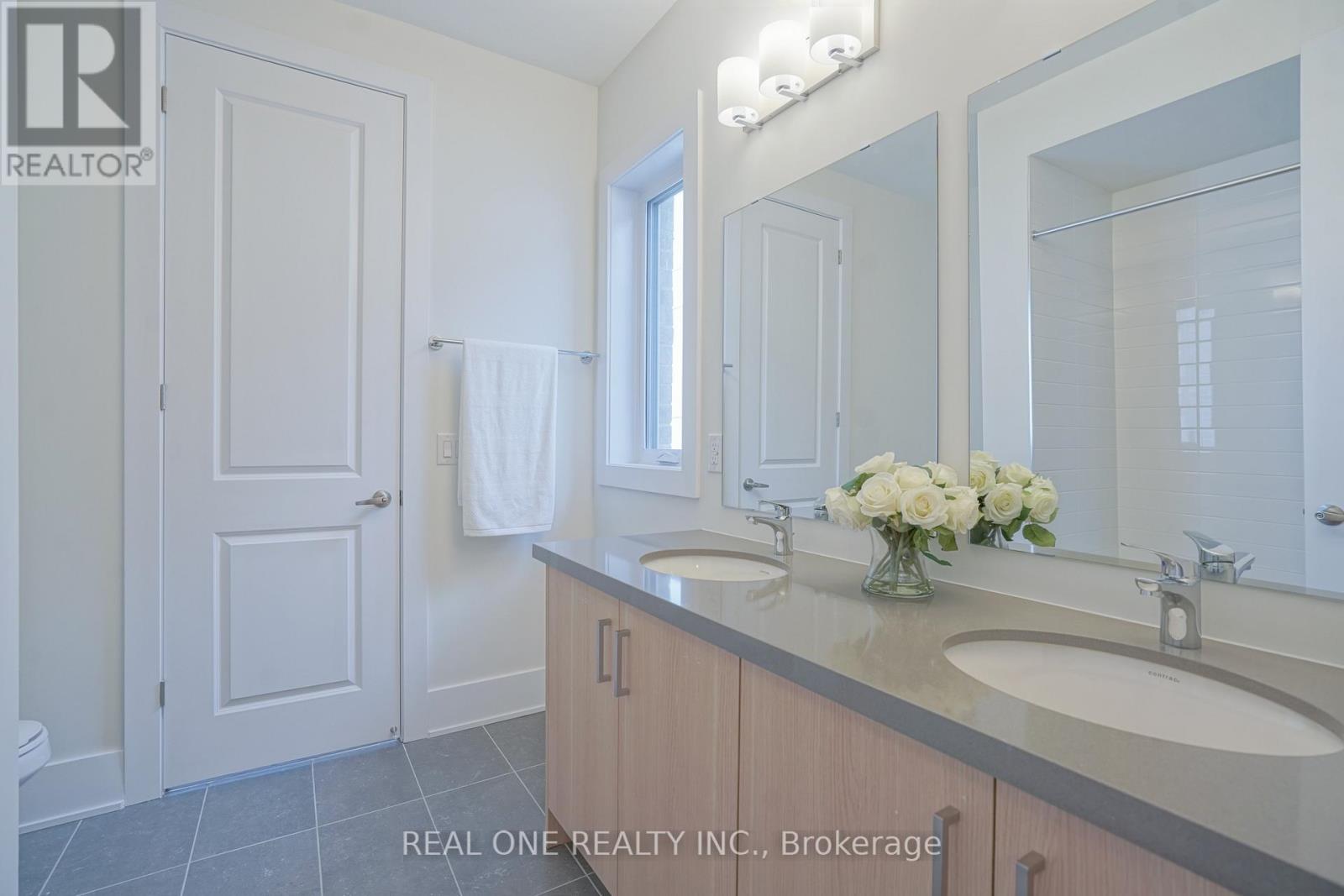 5 Godfrey Willis Drive, Markham, Ontario  L6C 3N1 - Photo 33 - N12366358