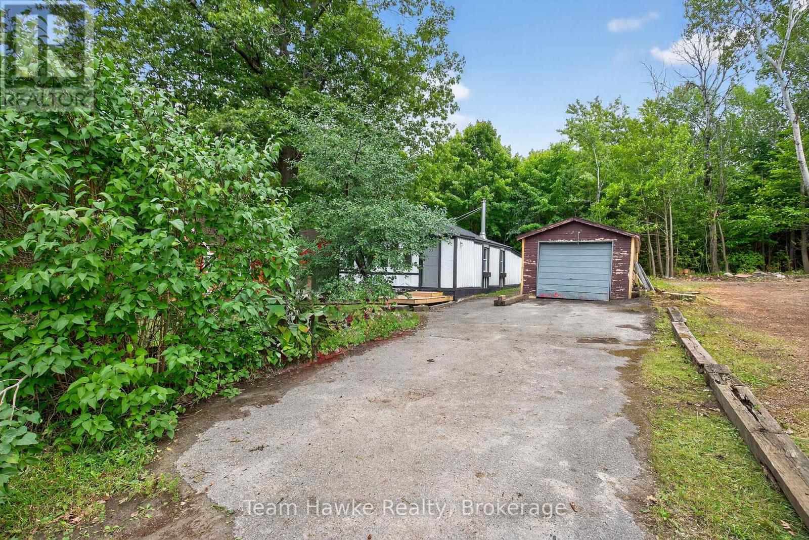 27 Earldom Boulevard, Tay, Ontario  L0K 1R0 - Photo 5 - S12366395
