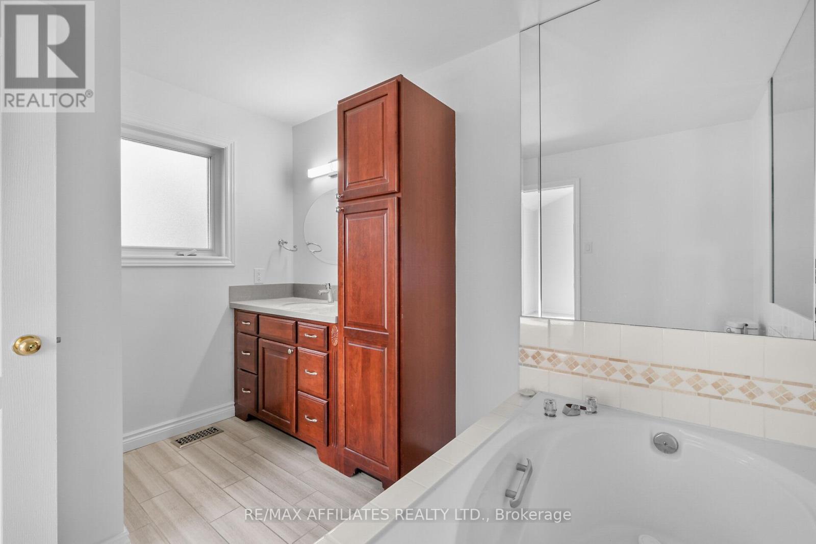 6557 Morningview Street, Ottawa, Ontario  K1C 7H1 - Photo 27 - X12309172