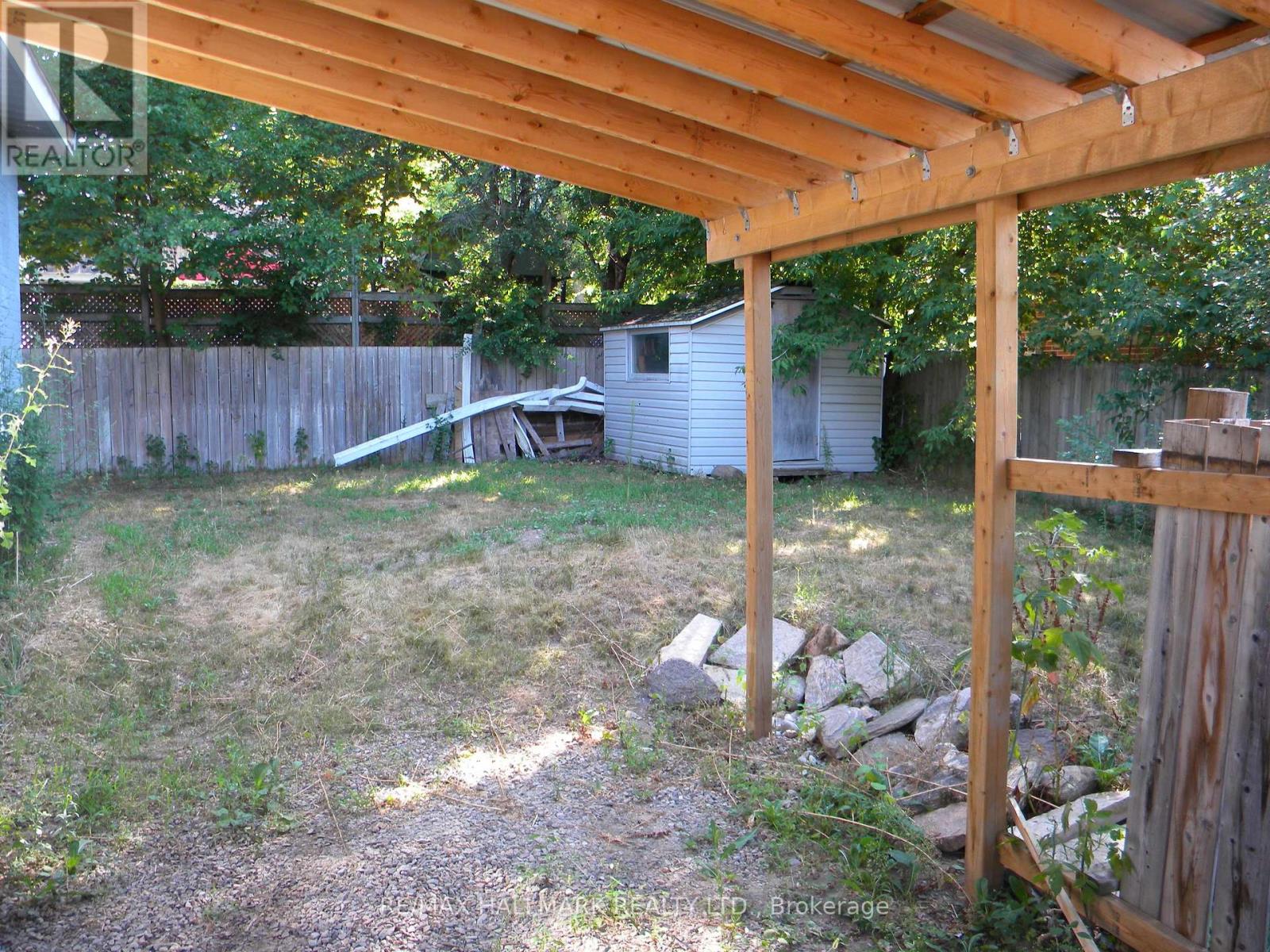 31 Eccles Street N, Barrie, Ontario  L4N 1H7 - Photo 2 - S12366270