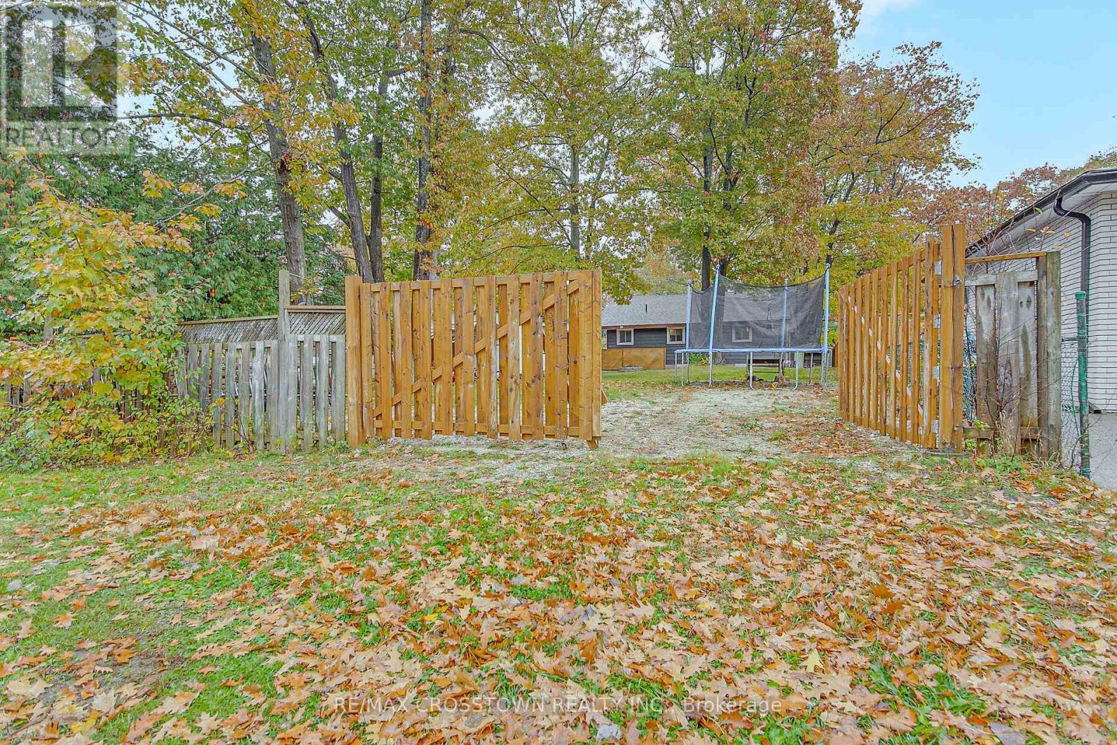70 Knox Road W, Wasaga Beach, Ontario  L9Z 2A8 - Photo 24 - S12366286