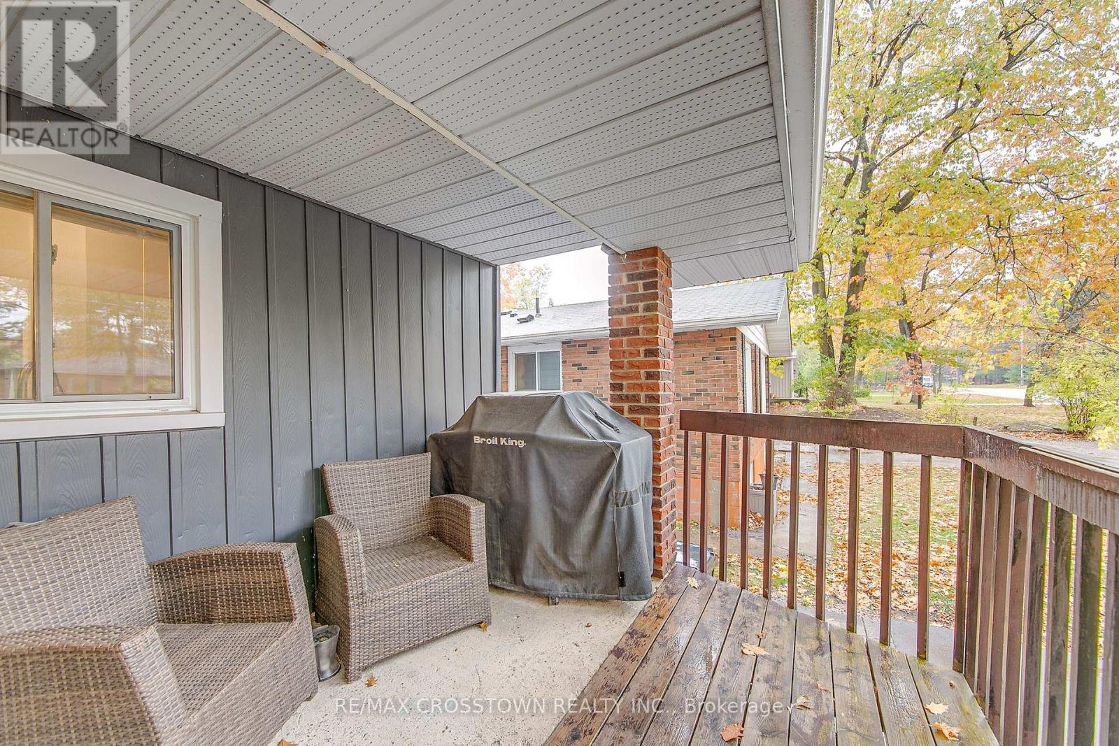 Property at 70 KNOX ROAD W image 3