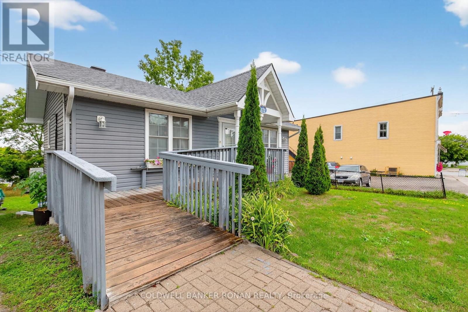 172 William Street W, Tay, Ontario  L0K 2A0 - Photo 3 - S12366289