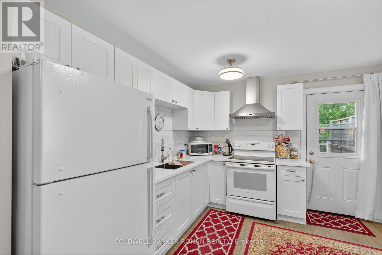 172 William Street W, Tay, Ontario  L0K 2A0 - Photo 7 - S12366289