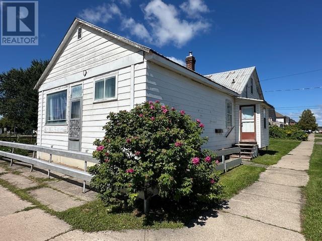 32 Wallace Ter, Sault Ste. Marie, Ontario  P6C 1K1 - Photo 3 - SM252388