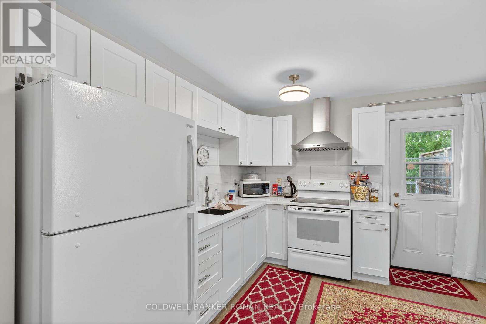 172 William Street W, Tay, Ontario  L0K 2A0 - Photo 7 - S12366291