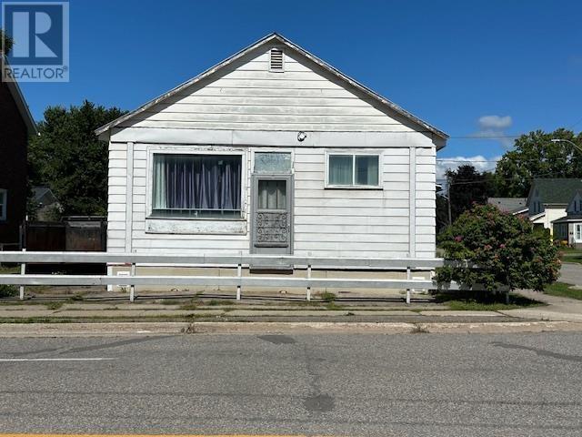 32 Wallace Ter, Sault Ste. Marie, Ontario  P6C 1K1 - Photo 2 - SM252388
