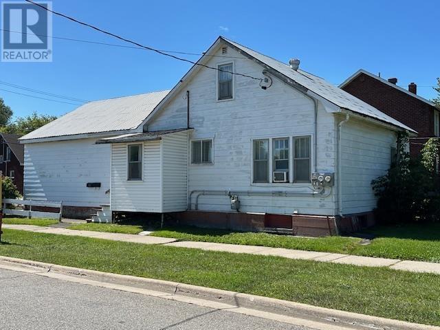 32 Wallace Ter, Sault Ste. Marie, Ontario  P6C 1K1 - Photo 5 - SM252388