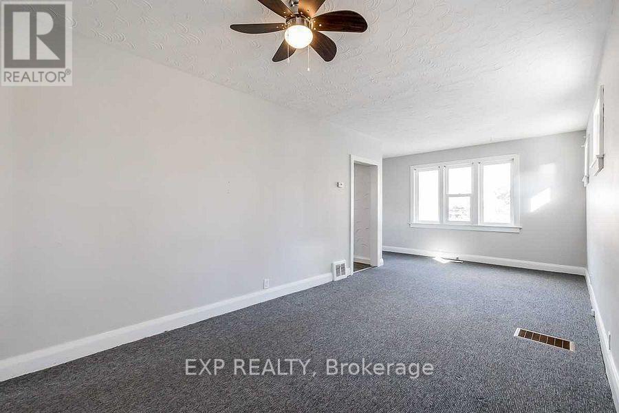 94 Eccles Street N, Barrie, Ontario  L4N 1Y4 - Photo 15 - S12366317