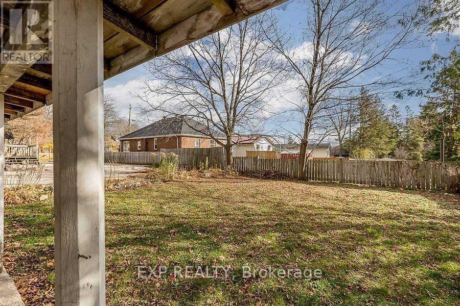 Property at 94 ECCLES STREET N image 4