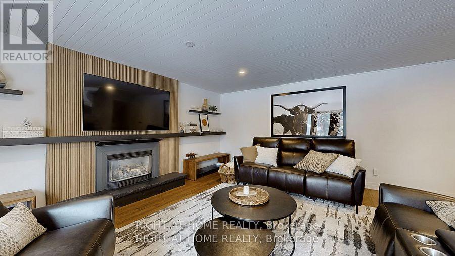 Property at 127 PUGET STREET image 2