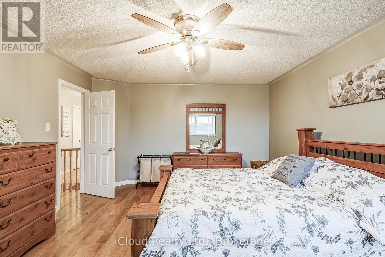 9 Timothy Lane S, Barrie (Holly), Ontario  L4N 0Z7 - Photo 24 - S12366366